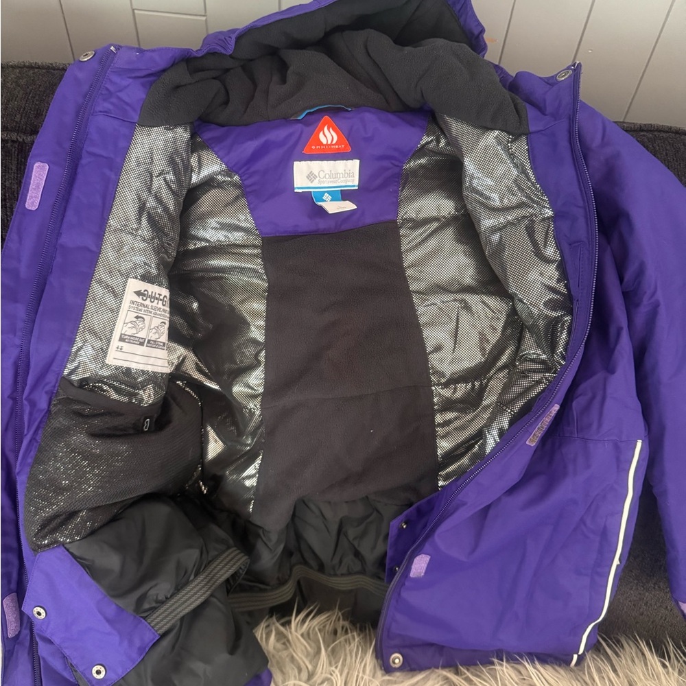 Columbia Kids Puffer Jacket in Vibrant Purple - Picture 2 of 5